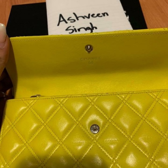 Authentic Chanel lambskin wallet - Picture 3 of 8